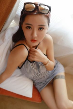 欧美街头潮人皮裤街拍_720视频大全